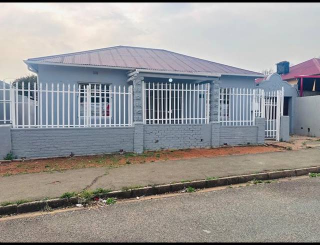 3 BEDROOM PROPERTY TO RENT IN NEWLANDS